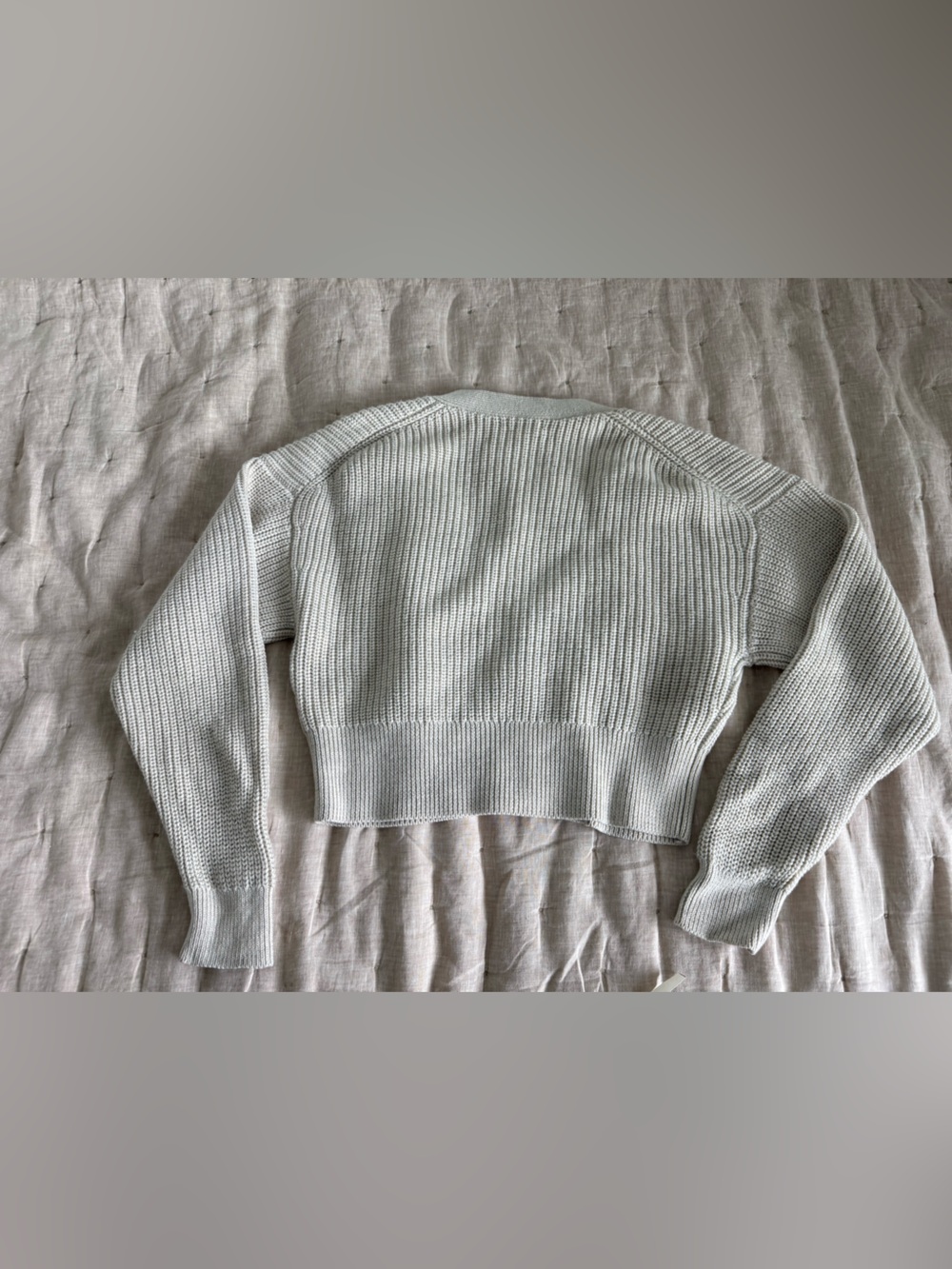 Aritzia Babaton Canberra Wool Cropped Cardigan Size Medium - Picture 2 of 9